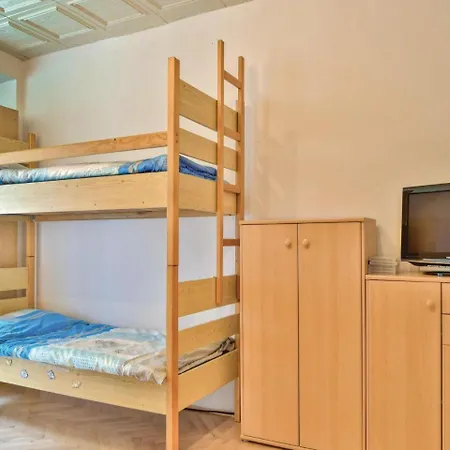 Four Bedroom Holiday In Cerny Dul Сasa de vacaciones *