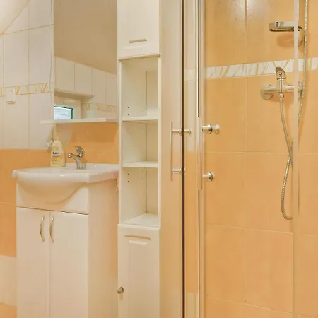 Four Bedroom Holiday In Cerny Dul Сasa de vacaciones Cerna Hora
