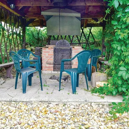 Four Bedroom Holiday In Cerny Dul Сasa de vacaciones *