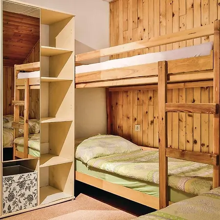 Four Bedroom Holiday In Cerny Dul Сasa de vacaciones Cerna Hora