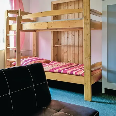Сasa de vacaciones Four Bedroom Holiday In Cerny Dul *