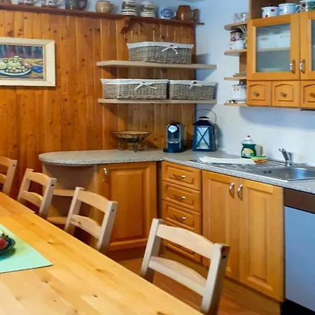 Four Bedroom Holiday In Cerny Dul *